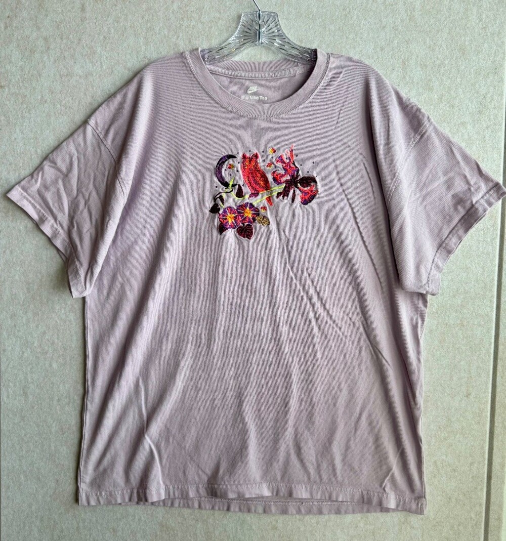Nike The Nike Tee XL Owl Floral Embroidered Graphic Shirt Gray Purple